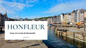 Vieux Bassin de Honfleur, com barcos e casas históricas à margem do porto